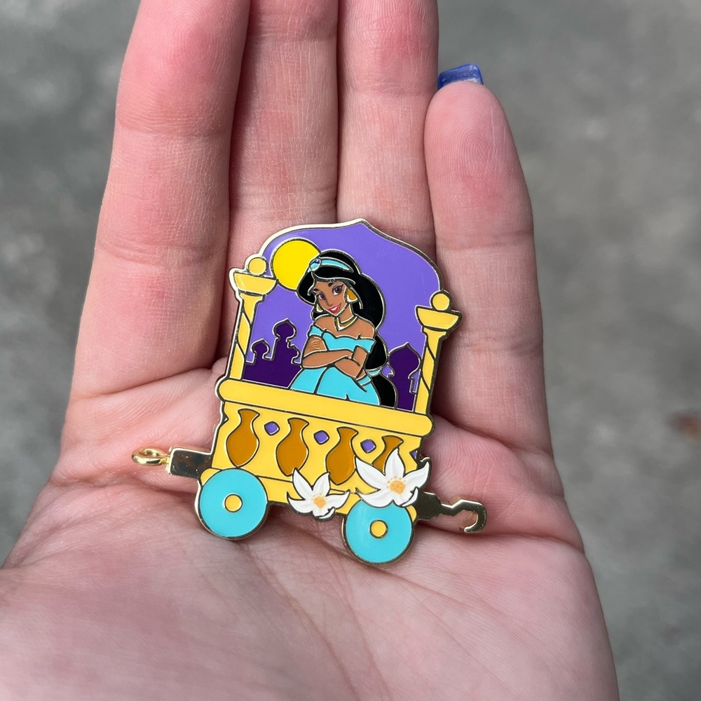 Disney Mystery Pin